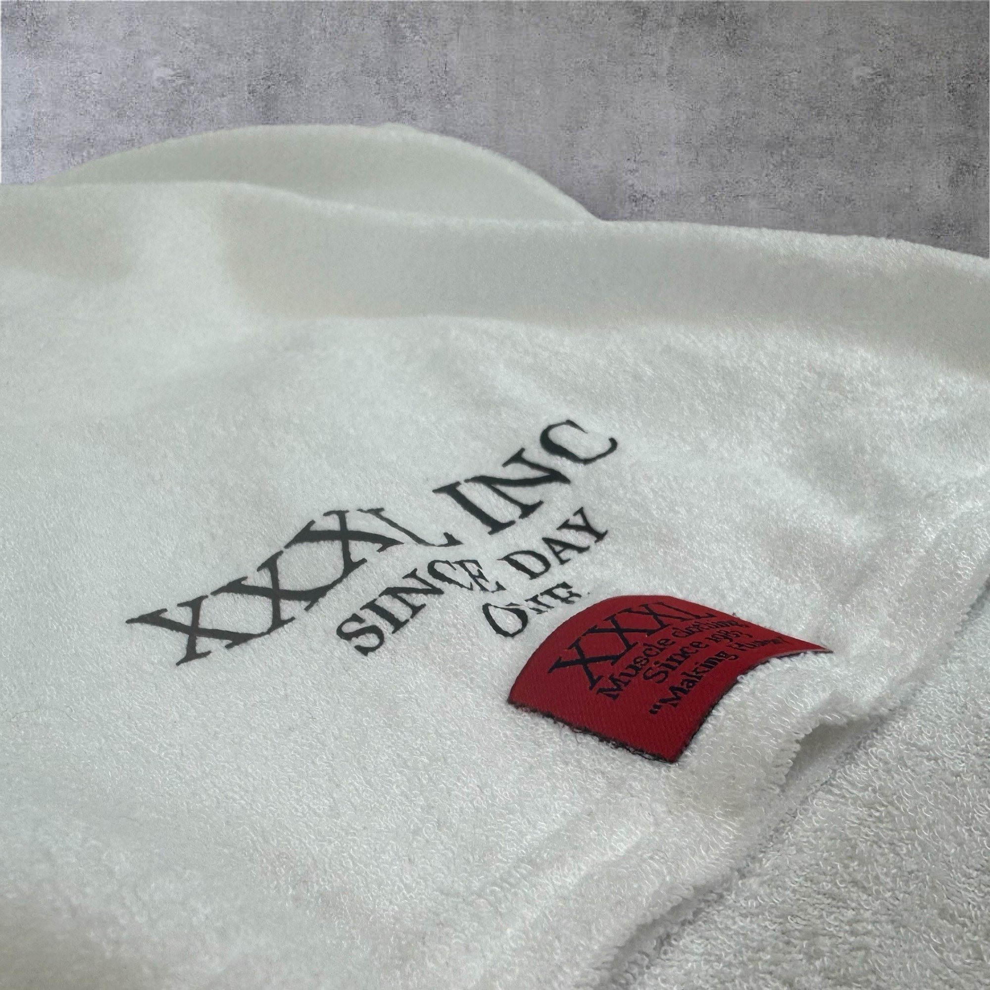" Body Builder " Oversized Super Soft Rag Top - Snow